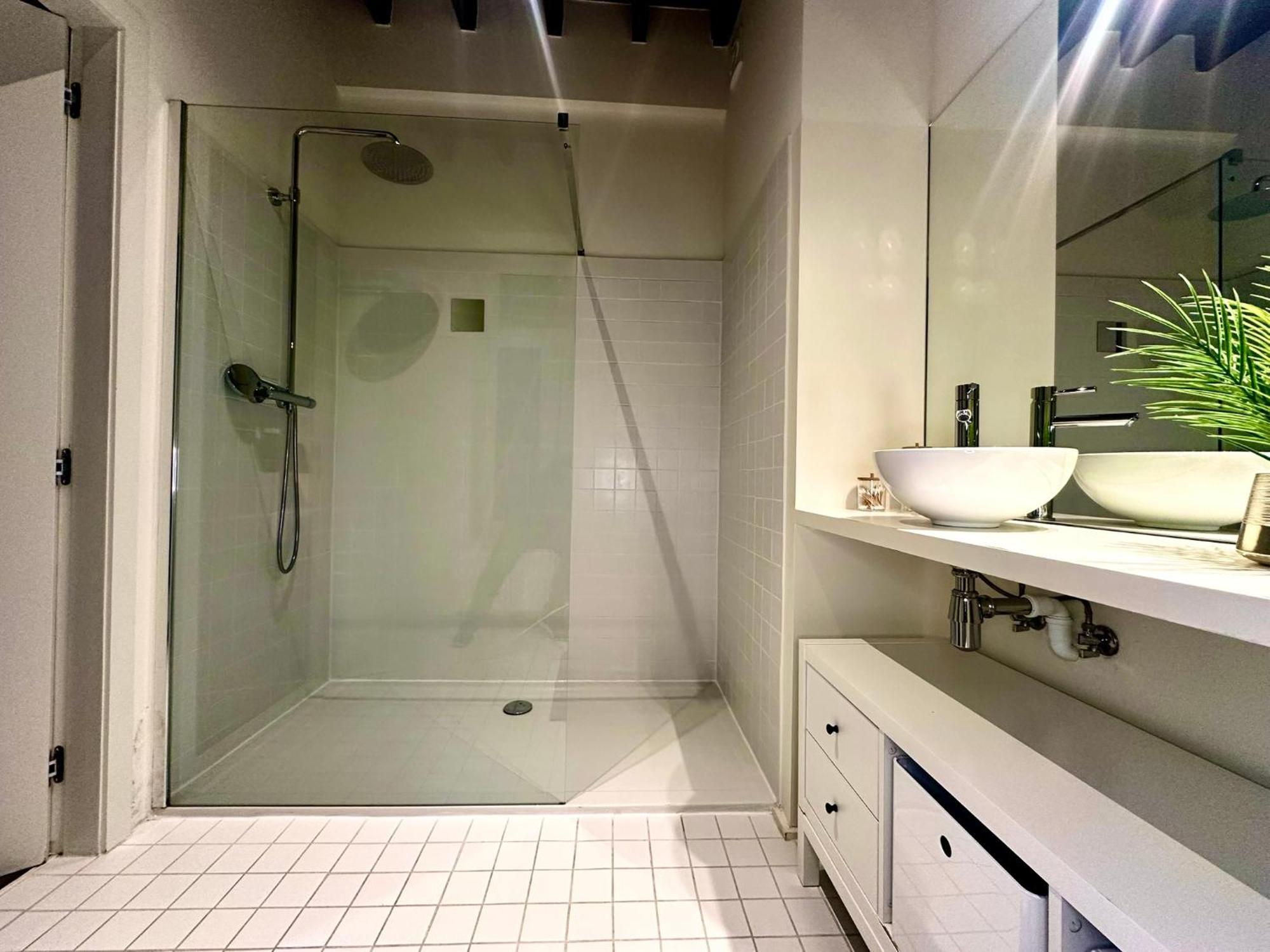 Luxury Suites Princess By Rikas Hotels Antwerpen Exteriör bild