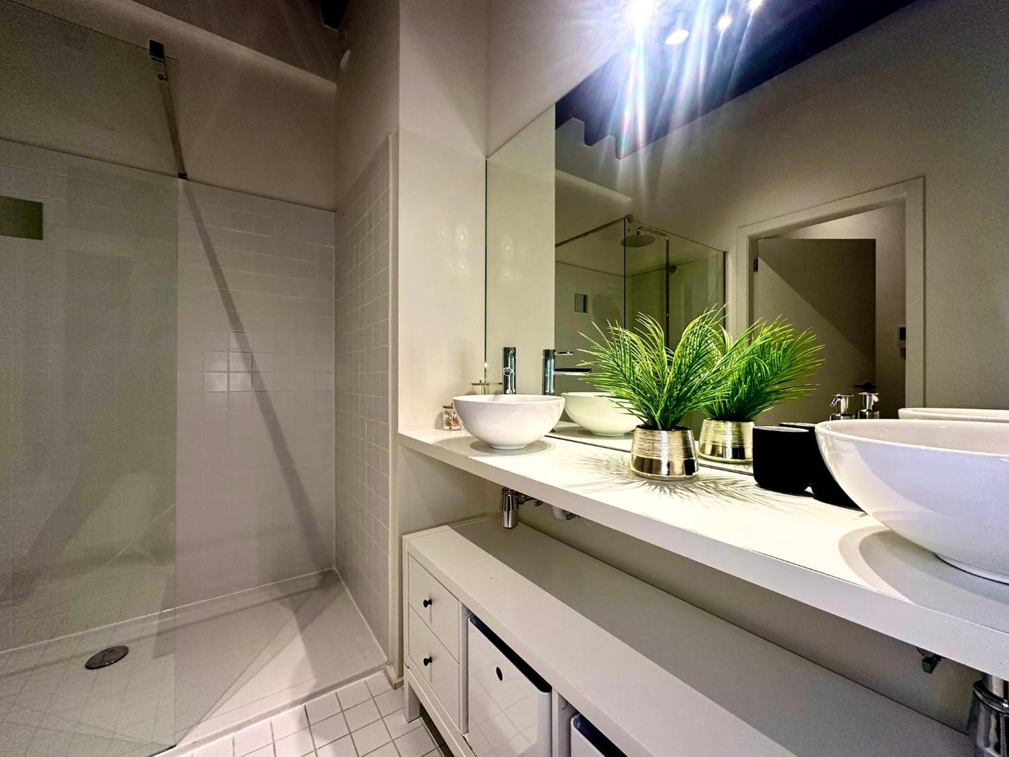 Luxury Suites Princess By Rikas Hotels Antwerpen Exteriör bild
