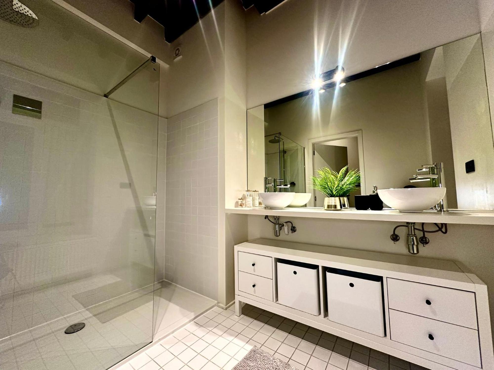 Luxury Suites Princess By Rikas Hotels Antwerpen Exteriör bild