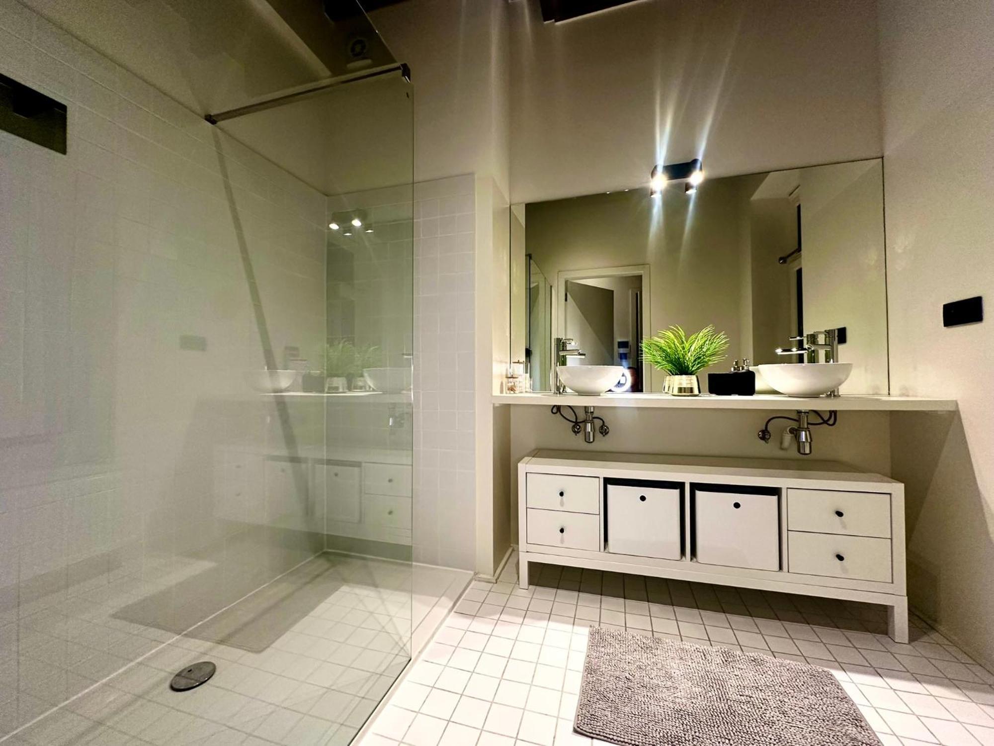 Luxury Suites Princess By Rikas Hotels Antwerpen Exteriör bild