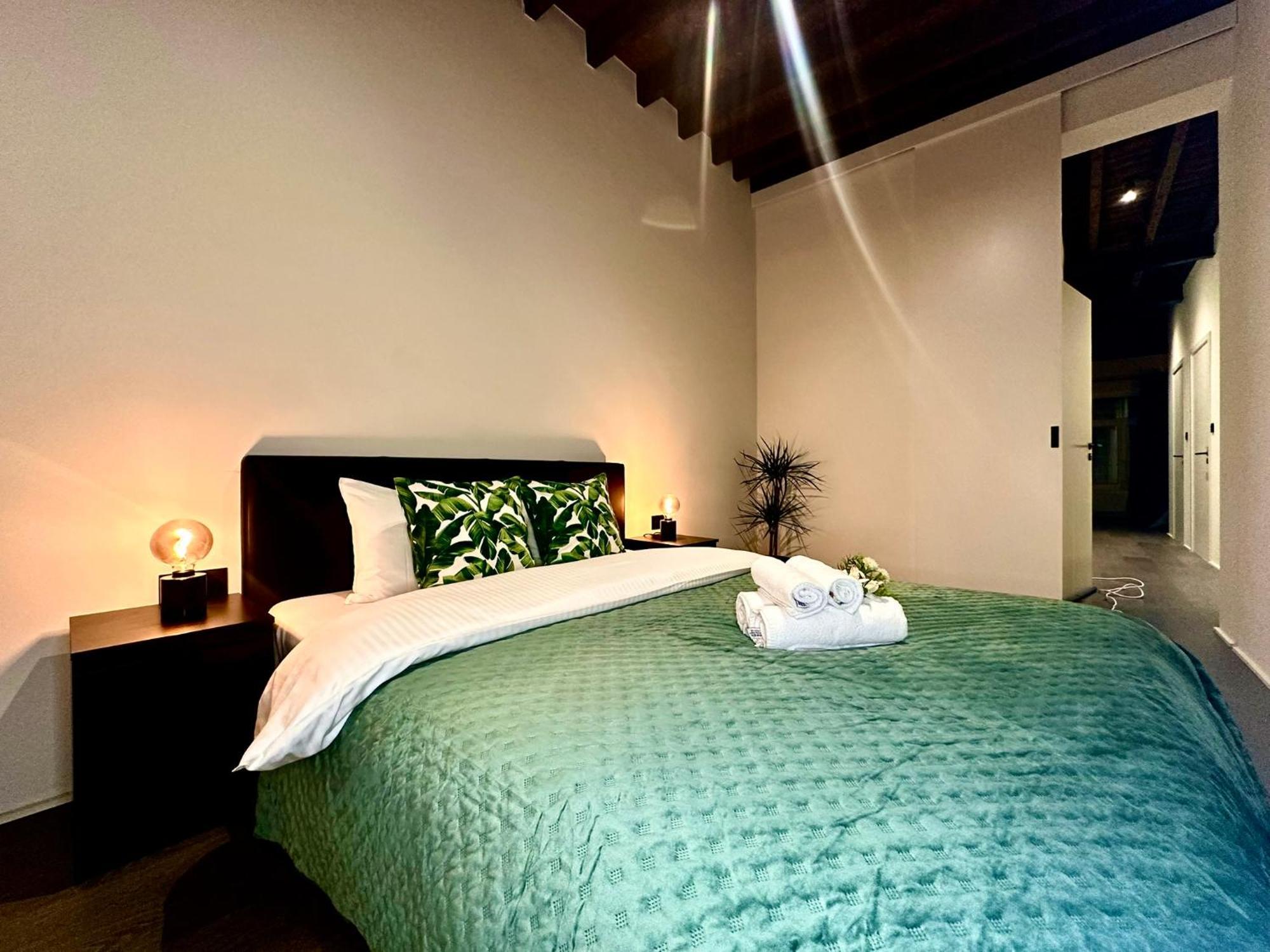 Luxury Suites Princess By Rikas Hotels Antwerpen Exteriör bild
