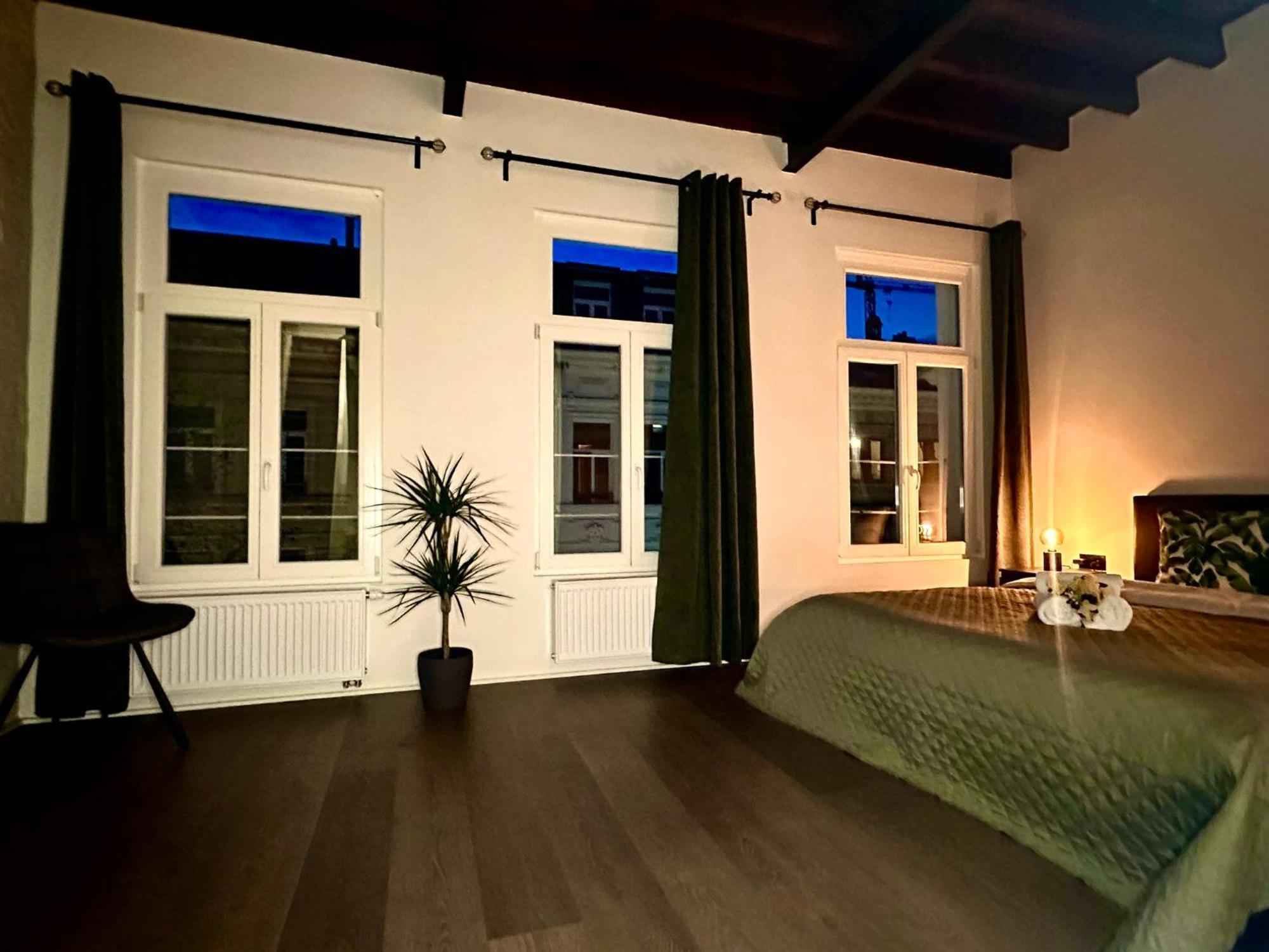 Luxury Suites Princess By Rikas Hotels Antwerpen Exteriör bild