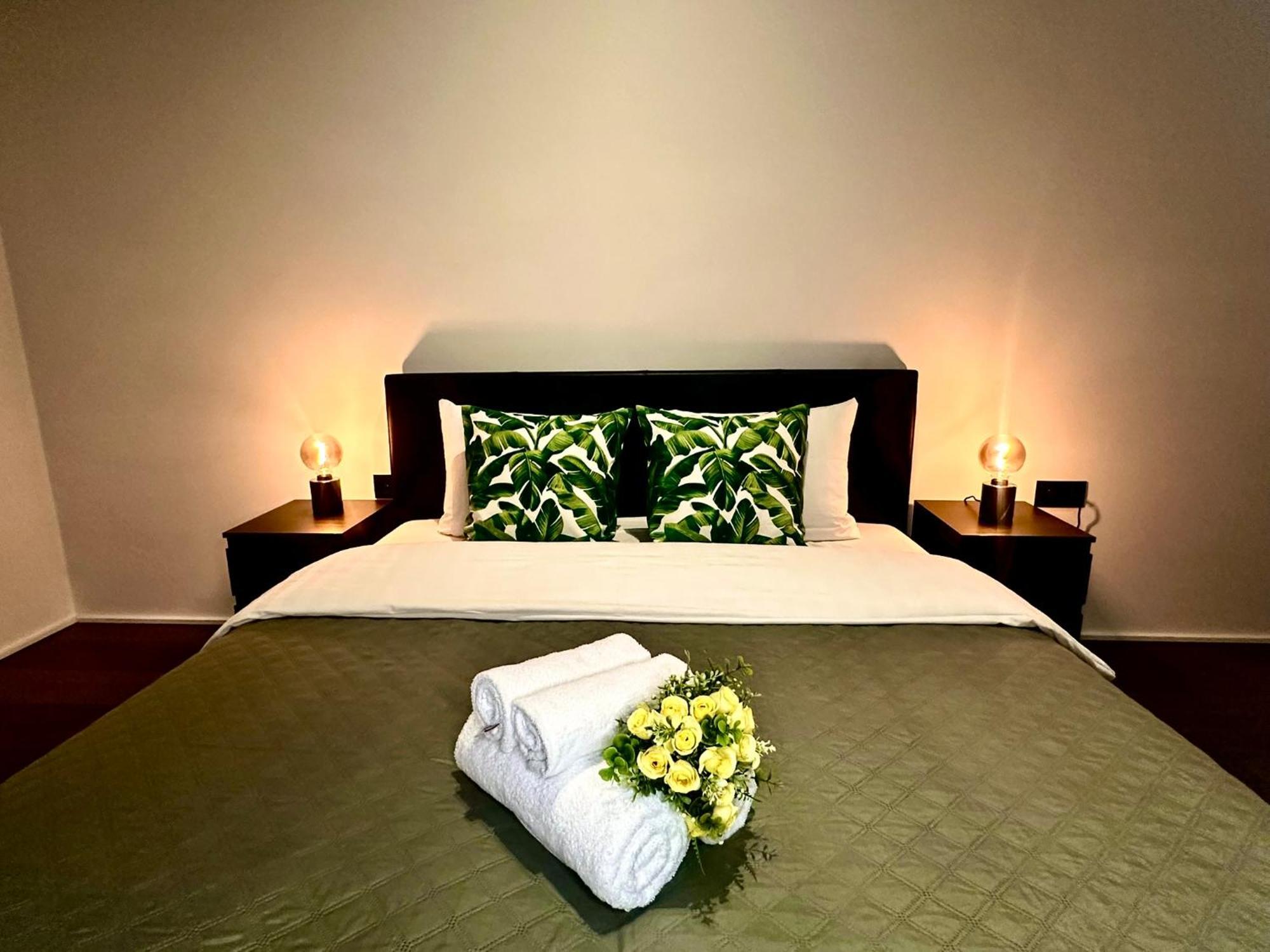 Luxury Suites Princess By Rikas Hotels Antwerpen Exteriör bild