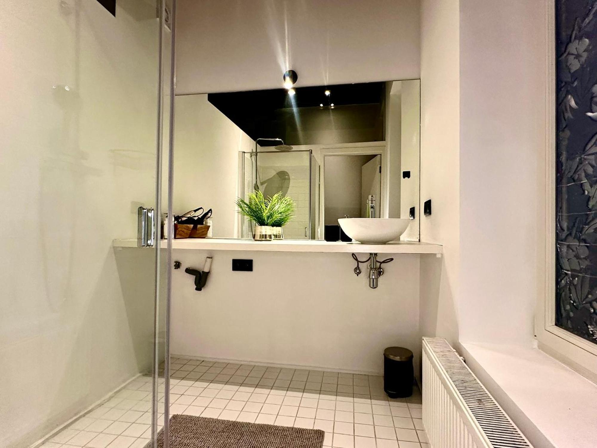 Luxury Suites Princess By Rikas Hotels Antwerpen Exteriör bild